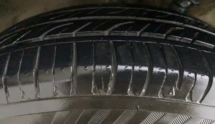 2015 Maruti Wagon R 1.0 LXI CNG, CNG, Manual, 81,322 km, Right Rear Tyre Tread