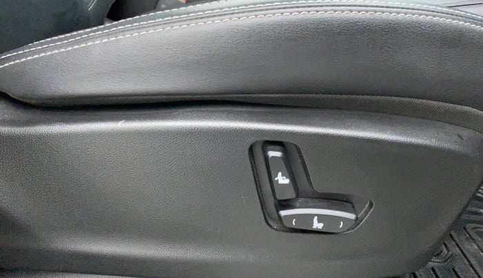 2019 MG HECTOR SHARP DCT PETROL, Petrol, Automatic, 35,582 km, Driver Side Adjustment Panel
