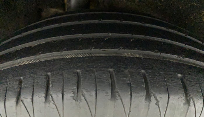2017 Maruti Vitara Brezza ZDI, Diesel, Manual, 68,420 km, Right Rear Tyre Tread