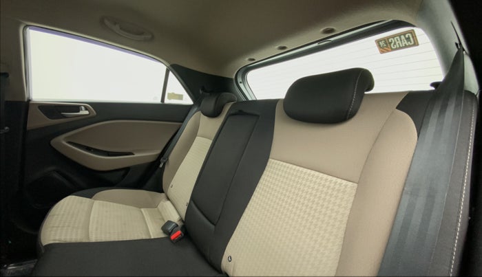 2020 Hyundai Elite i20 ASTA 1.2 (O), Petrol, Manual, 42,080 km, Right Side Rear Door Cabin
