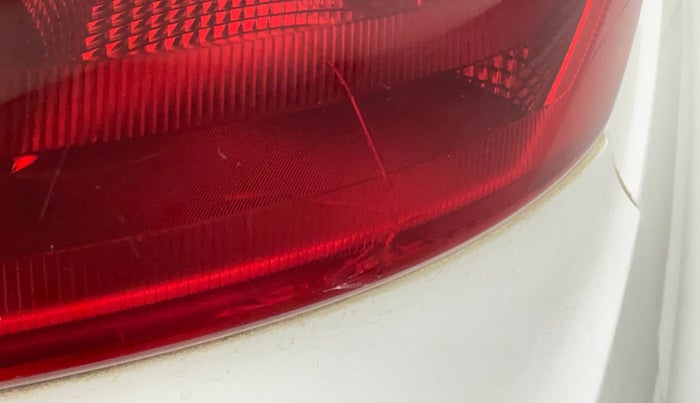 2016 Hyundai Creta SX 1.6 DIESEL, Diesel, Manual, 1,26,873 km, Right tail light - Minor damage