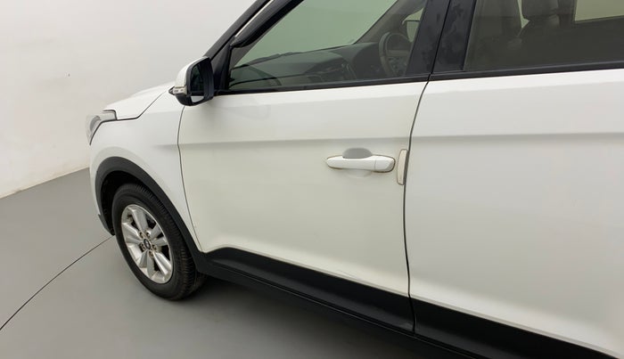 2016 Hyundai Creta SX 1.6 DIESEL, Diesel, Manual, 1,26,873 km, Front passenger door - Paint has faded