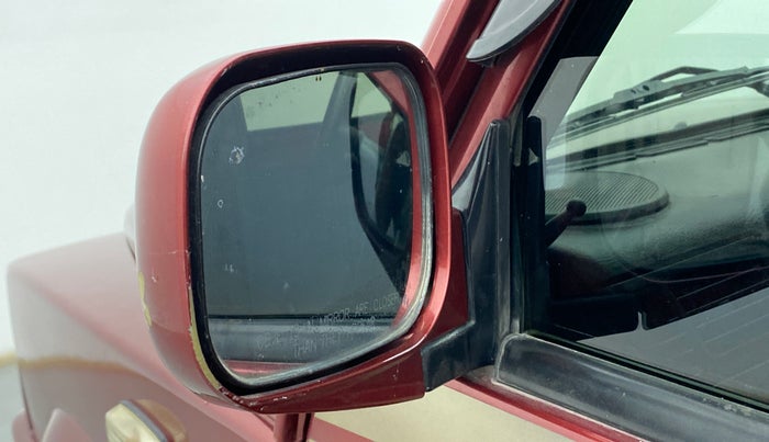 2015 Tata Sumo Gold EX, Diesel, Manual, 1,11,634 km, Left rear-view mirror - Minor folding noise