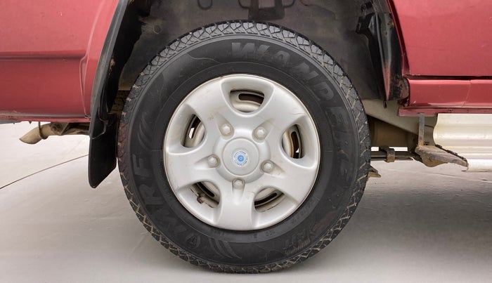 2015 Tata Sumo Gold EX, Diesel, Manual, 1,11,634 km, Right Rear Wheel