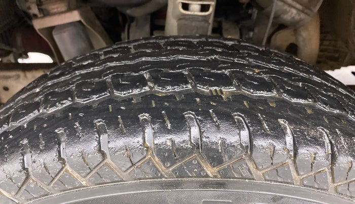 2015 Tata Sumo Gold EX, Diesel, Manual, 1,11,634 km, Left Front Tyre Tread