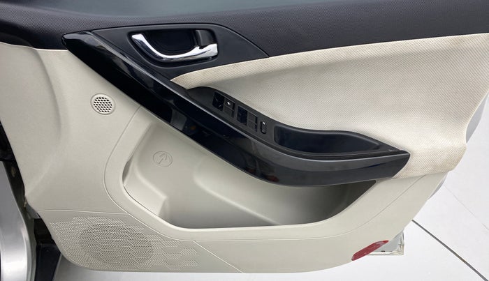 2020 Tata NEXON XZ+ OPT PETROL, Petrol, Manual, 20,734 km, Driver Side Door Panels Control