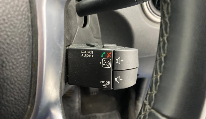 2019 Renault Duster RXZ DIESEL 110, Diesel, Manual, 44,416 km, Steering wheel - Sound system control not functional