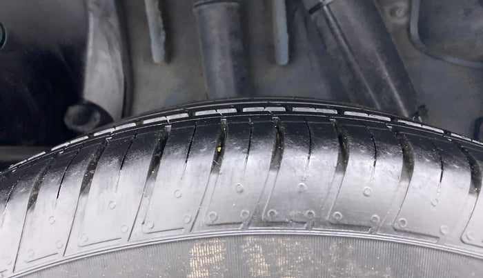 2019 Renault Duster RXZ DIESEL 110, Diesel, Manual, 44,416 km, Right Rear Tyre Tread