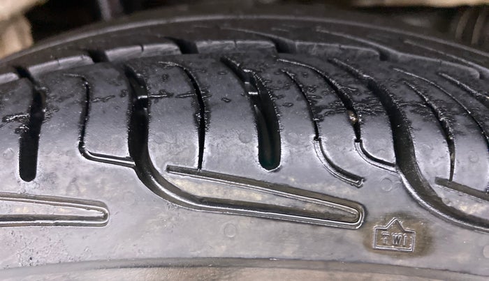 2015 Maruti Alto K10 VXI P, Petrol, Manual, Left Rear Tyre Tread