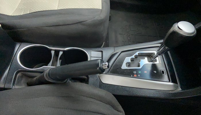2015 Toyota Corolla Altis VL AT, Petrol, Automatic, 60,528 km, Gear Lever