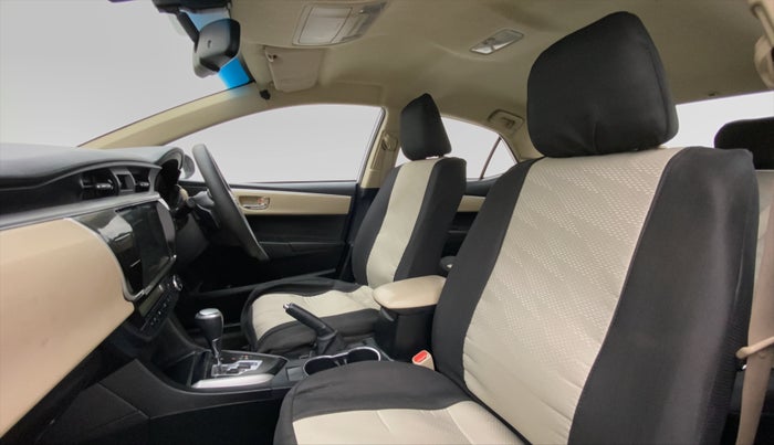 2015 Toyota Corolla Altis VL AT, Petrol, Automatic, 60,528 km, Right Side Front Door Cabin