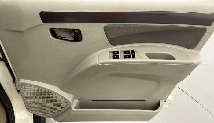 2018 Mahindra Scorpio S7 120 BHP 2WD, Diesel, Manual, 43,269 km, Driver Side Door Panels Control