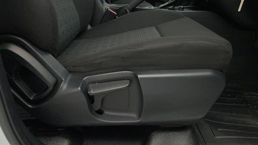 2018 Ford Ranger Xl 3.2 (4x4), Automatic, 100057 km, Drivers Side Adjustment Panel