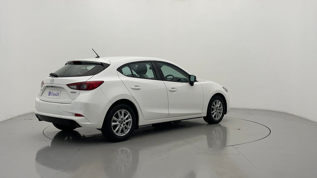 Right Back Diagonal (45- Degree) View