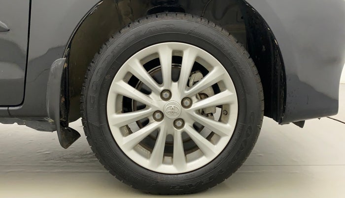 2011 Toyota Etios V, Petrol, Manual, 21,291 km, Right Front Wheel