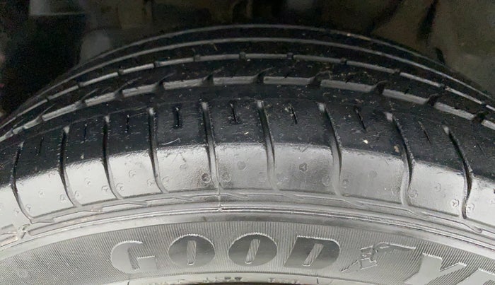 2018 Tata NEXON XM 1.2, Petrol, Manual, 25,903 km, Left Front Tyre Tread