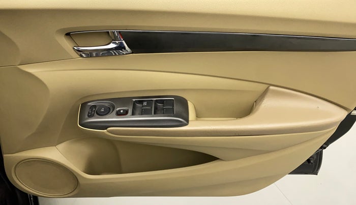 2012 Honda City 1.5L I-VTEC V AT SUNROOF, CNG, Automatic, 83,409 km, Driver Side Door Panels Control