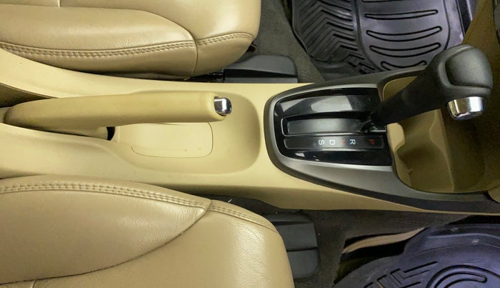 2012 Honda City 1.5L I-VTEC V AT SUNROOF, CNG, Automatic, 83,409 km, Gear Lever