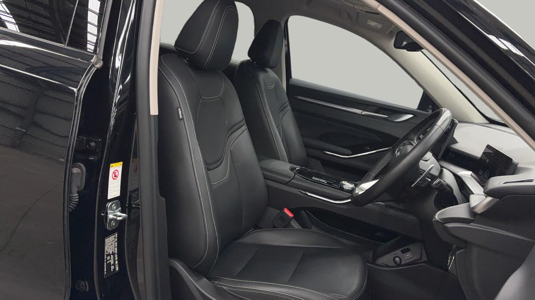 2023 GWM Haval H6 Ultra, Automatic, 54226 km, Right Side Front Door Cabin View