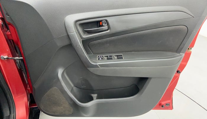 2016 Maruti Vitara Brezza VDI, Diesel, Manual, Driver Side Door Panels Control