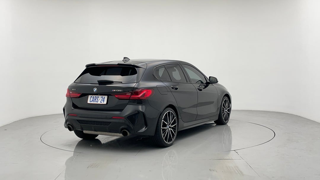 Right Back Diagonal (45- Degree) View