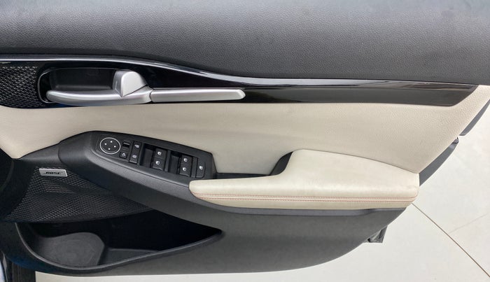 2019 KIA SELTOS GTX + AT PETROL, Petrol, Automatic, 19,538 km, Driver Side Door Panels Control
