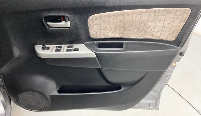 2016 Maruti Wagon R 1.0 VXI, Petrol, Manual, 63,813 km, Driver Side Door Panels Control