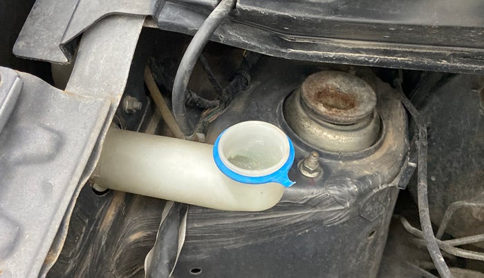 2016 Maruti Wagon R 1.0 VXI, Petrol, Manual, 63,747 km, Front windshield - Wiper bottle cap missing
