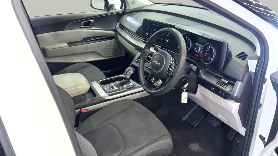 2022 Kia Carnival S, Automatic, 81578 km, Right Side Front Door Cabin View