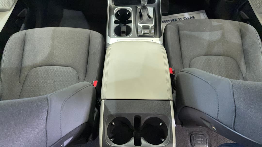 2022 Kia Carnival S, Automatic, 81578 km, Center Console