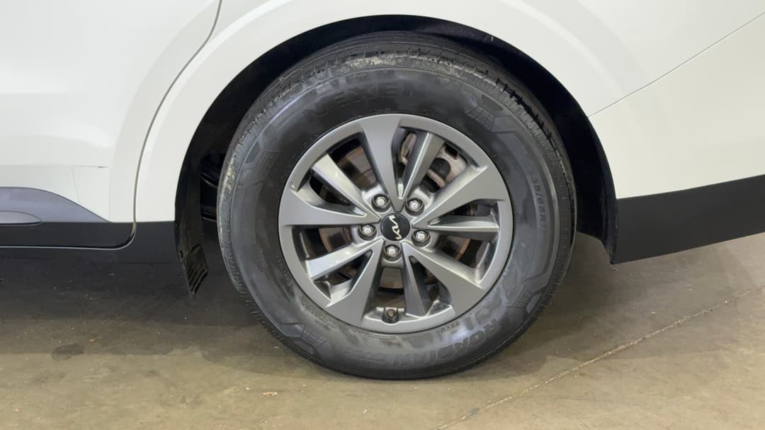 2022 Kia Carnival S, Automatic, 81578 km, Left Rear Wheel