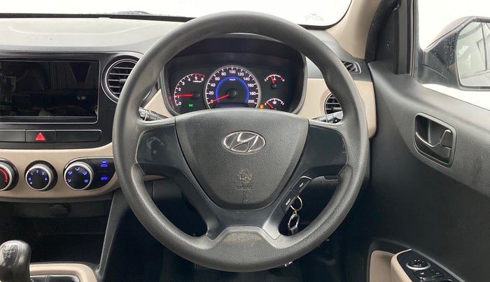 2017 Hyundai Grand i10 magna 1.2 crdi, Diesel, Manual, 68,364 km, Steering Wheel Close Up