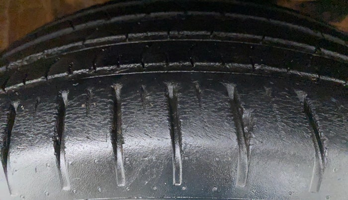 2018 Maruti Baleno ZETA 1.2 K12, Petrol, Manual, 42,273 km, Right Front Tyre Tread