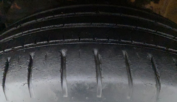 2018 Maruti Baleno ZETA 1.2 K12, Petrol, Manual, 42,273 km, Left Front Tyre Tread