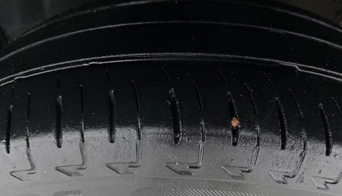 2015 Honda Amaze 1.2 SX MT I VTEC, Petrol, Manual, 63,003 km, Right Front Tyre Tread