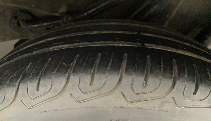 2015 Honda Amaze 1.2L I-VTEC S, Petrol, Manual, 80,969 km, Left Rear Tyre Tread