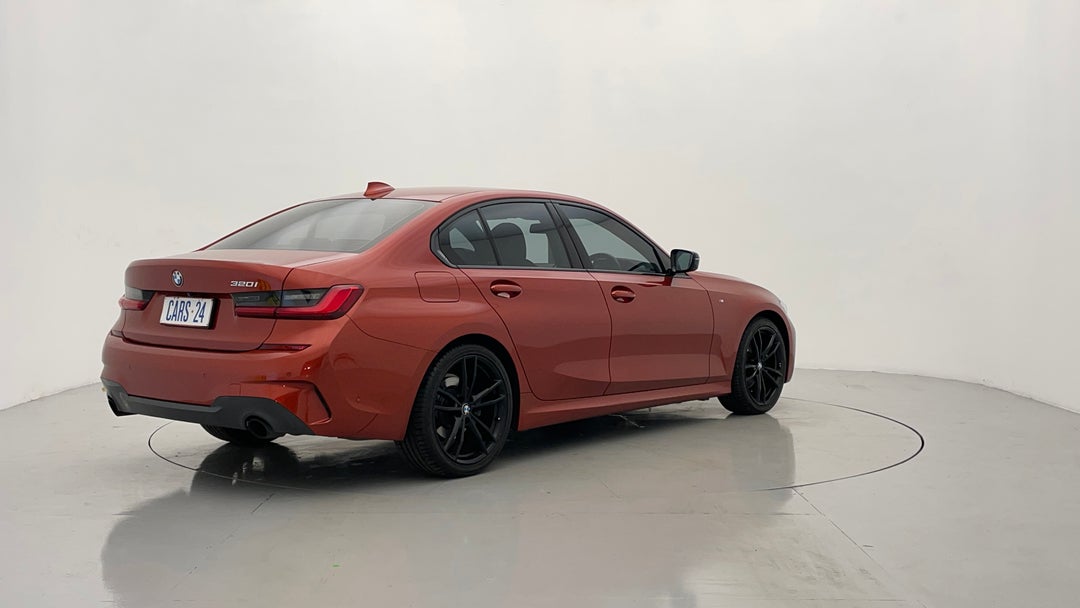 Right Back Diagonal (45- Degree) View