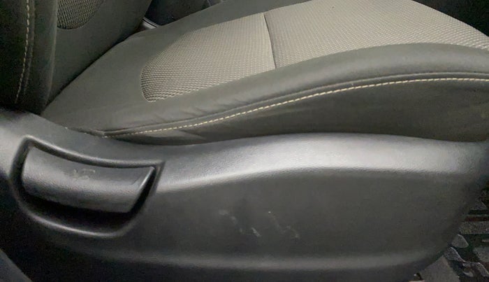 2017 Hyundai Creta E PLUS 1.6 PETROL, Petrol, Manual, 25,467 km, Driver Side Adjustment Panel