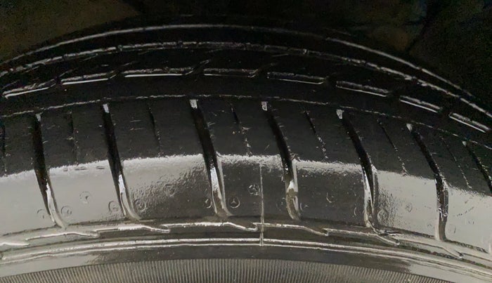 2017 Hyundai Creta E PLUS 1.6 PETROL, Petrol, Manual, 25,467 km, Right Front Tyre Tread