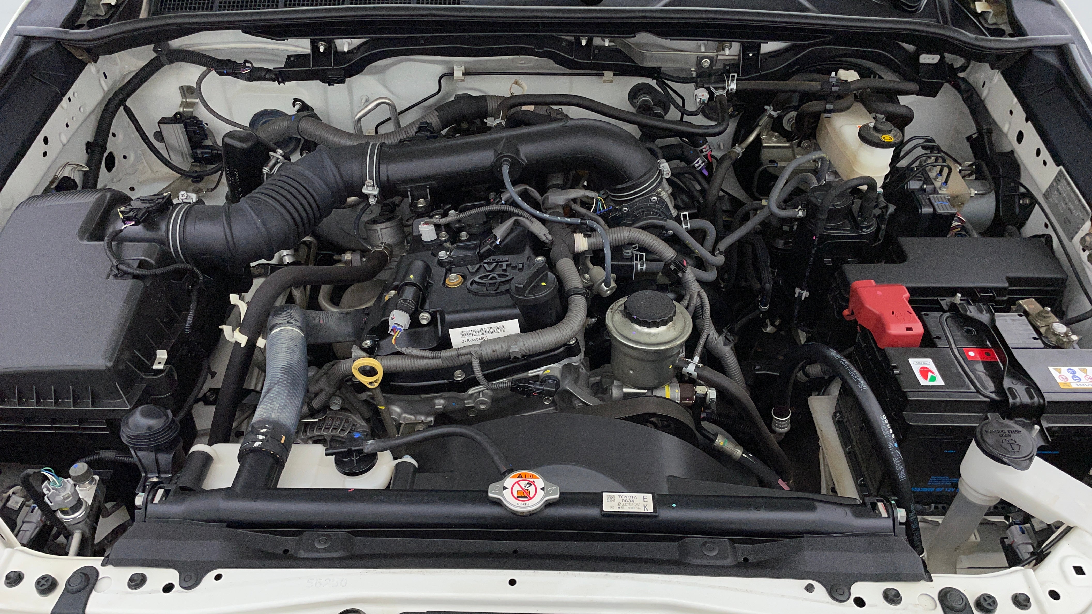 Toyota Fortuner-Engine Bonet View