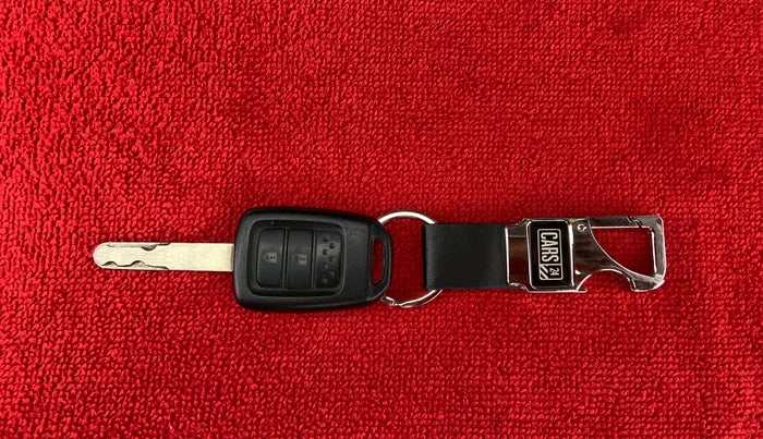 2015 Honda Jazz 1.2 V AT, Petrol, Automatic, 65,725 km, Key Close Up