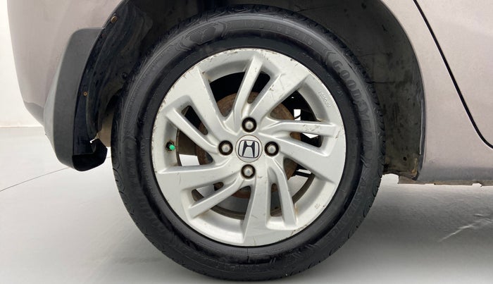2015 Honda Jazz 1.2 V AT, Petrol, Automatic, 65,725 km, Right Rear Wheel