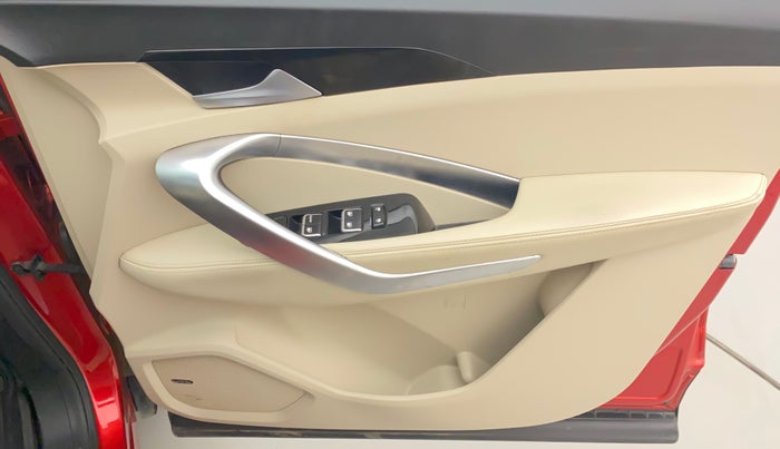 2021 MG HECTOR SHARP 1.5 PETROL CVT, Petrol, Automatic, 42,910 km, Driver Side Door Panels Control