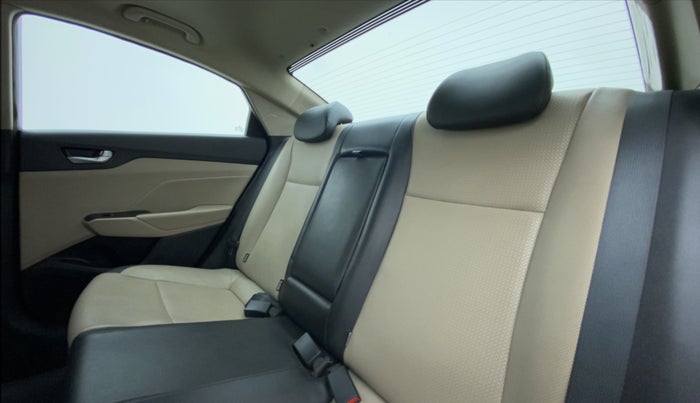 2019 Hyundai Verna 1.6 SX VTVT AT (O), Petrol, Automatic, 31,605 km, Right Side Rear Door Cabin