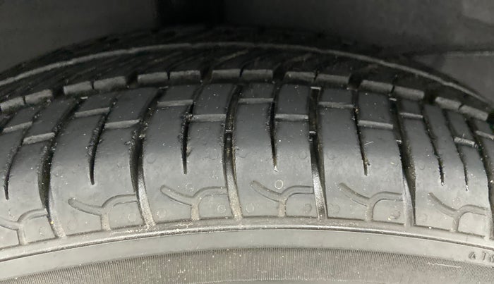 2019 Hyundai NEW SANTRO SPORTZ 1.1, Petrol, Manual, 10,632 km, Right Rear Tyre Tread