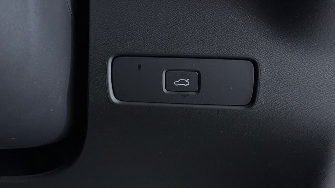 2022 Volvo C40 Recharge Pure Electric, Automatic, 40627 km, Utility Switches/Buttons