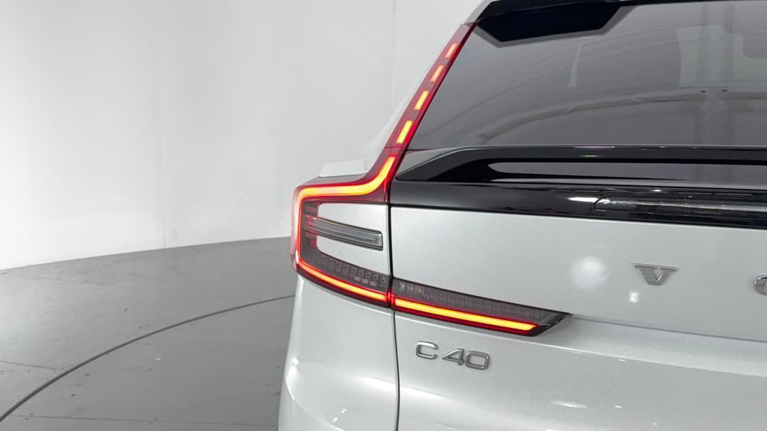 2022 Volvo C40 Recharge Pure Electric, Automatic, 40627 km, Badge (Boot Left Side)