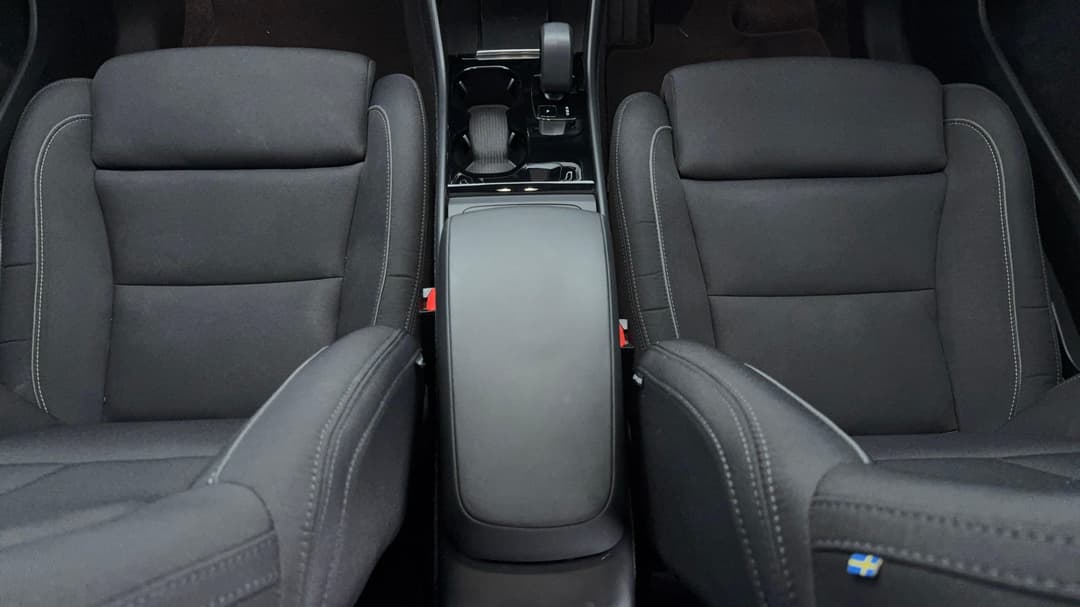 2022 Volvo C40 Recharge Pure Electric, Automatic, 40627 km, Center Console
