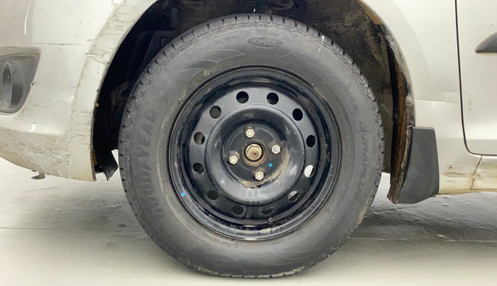 2012 Maruti Swift VXI, Petrol, Manual, 79,695 km, Left Front Wheel