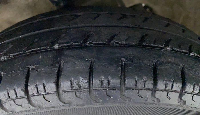 2015 Maruti Alto 800 LXI, Petrol, Manual, 31,998 km, Right Rear Tyre Tread